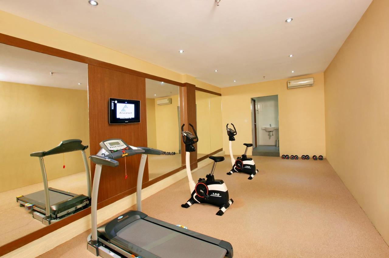 Park Residency Adoor Hotel Adur Exterior photo